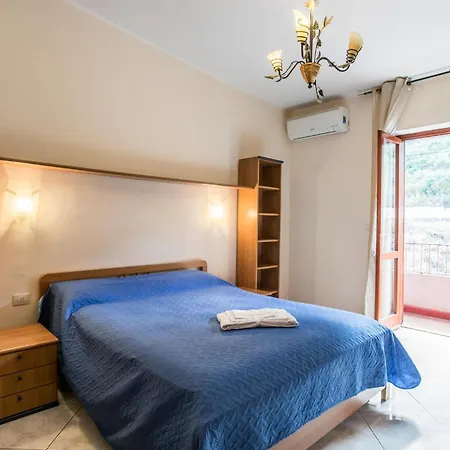 Cozy In Messina With House Sea View
