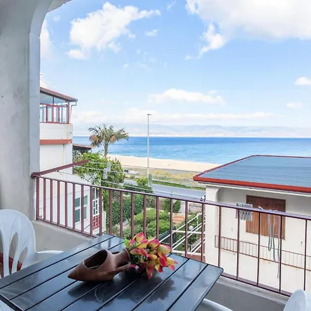 Cozy In Messina With House Sea View アパート Briga Marina